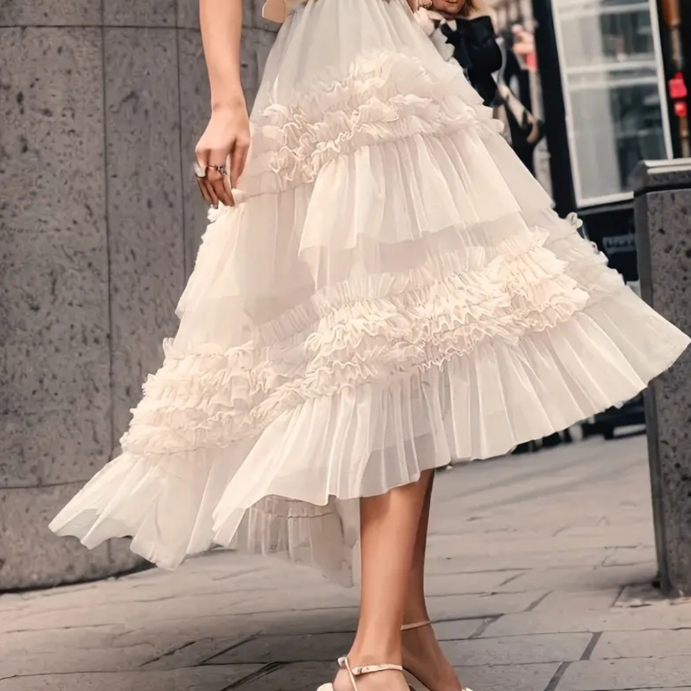 Elegant Cream Layered Skirt - Picture 3 of 8